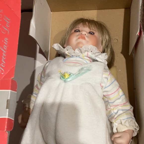 Lee Middleton doll - Picture 3 of 7